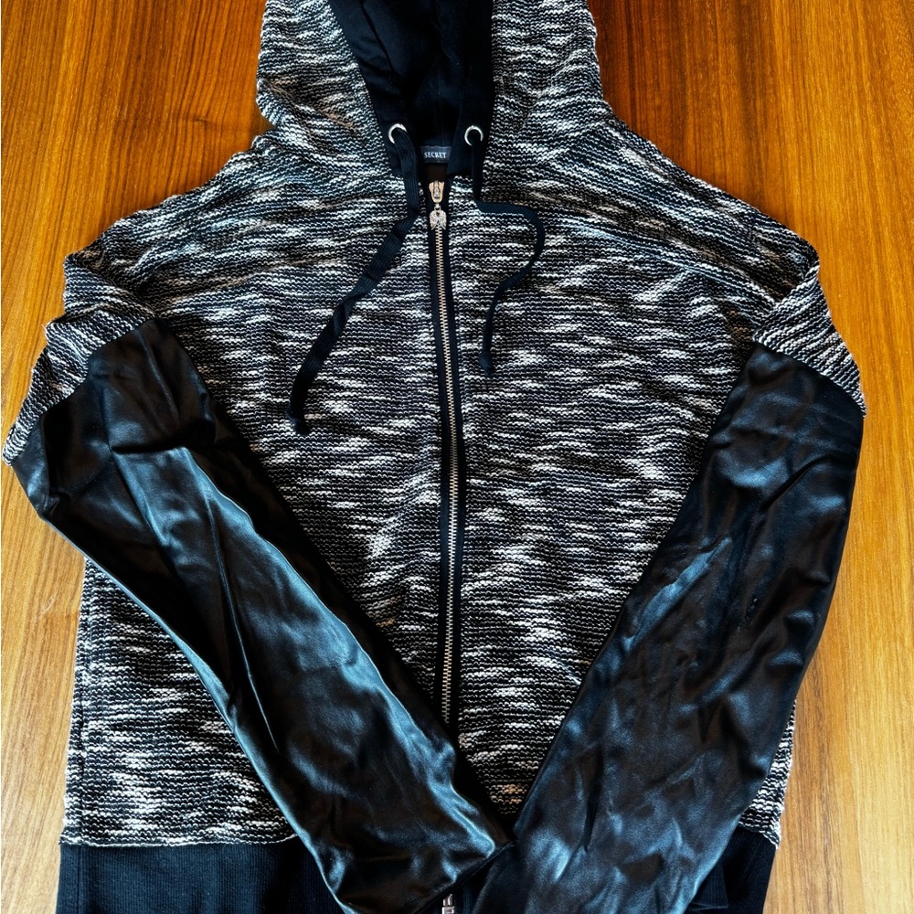 Victoria's Secret Black and White Knit Zip-Up